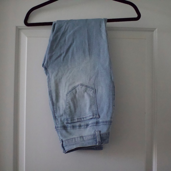 Light Skinny Jeans - Picture 1 of 5